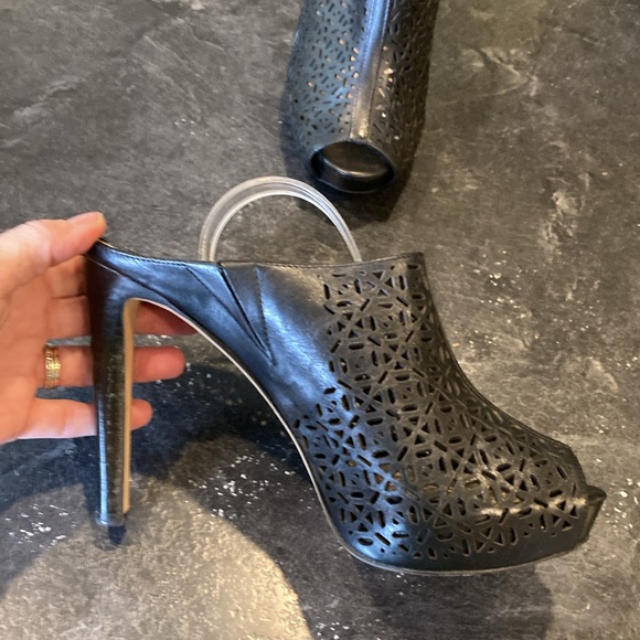 Women’s Vince Camuto Jaso black leather stiletto shoes size 9 - Picture 5 of 11